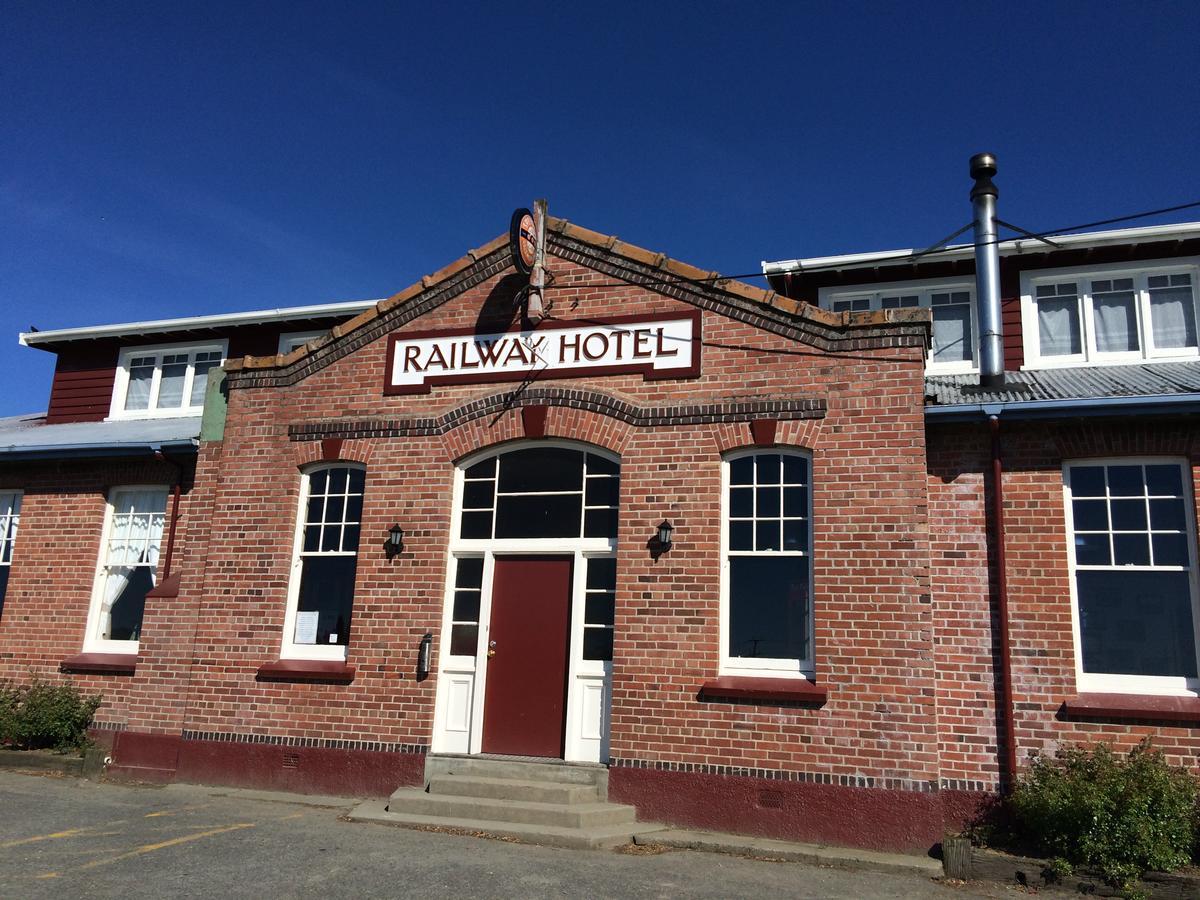 Mossburn Railway Hotel Exterior foto