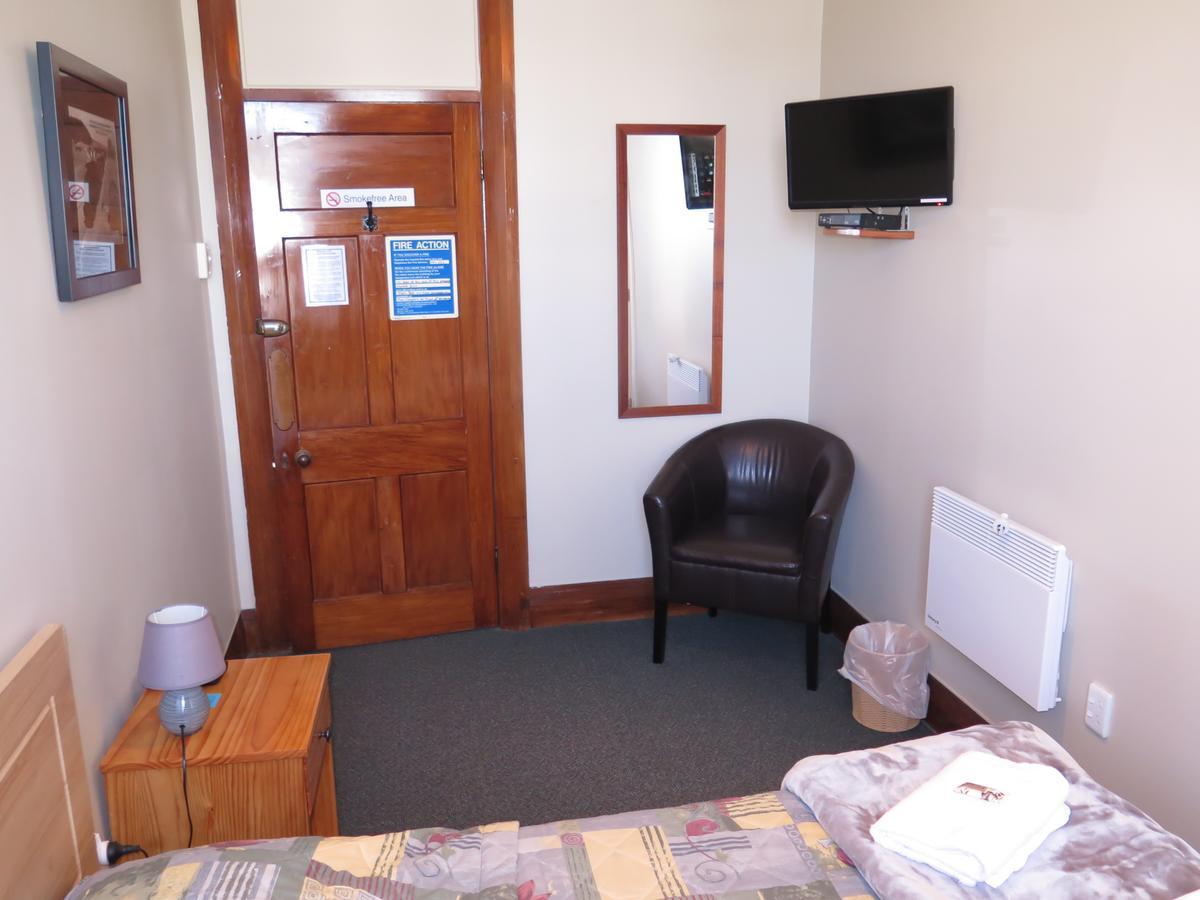 Mossburn Railway Hotel Habitación foto